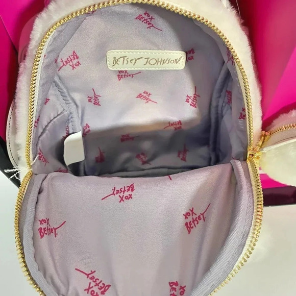 Betsey Johnson Faux-Fur Dog Backpack Crossbody Bag & Cat Keychain Coin Case - Picture 8 of 13